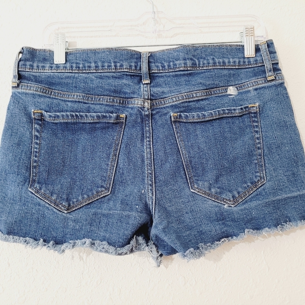 Old Navy Boyfriend Denim Cut Off Shorts Womans Size 8 Blue Jean Button Fly - Picture 2 of 10